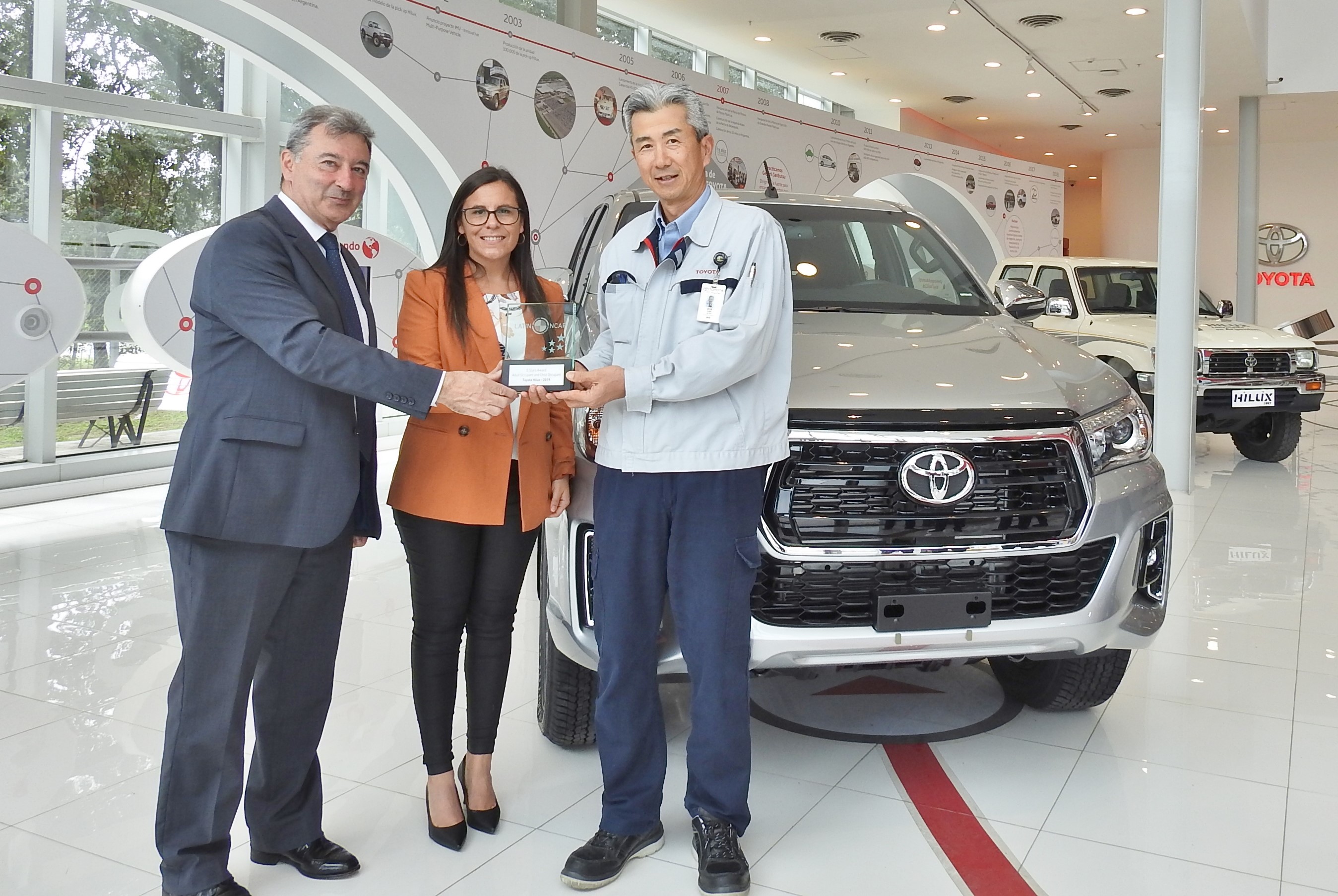 GIRO MUNDO: TOYOTA RECEBE PREMIAÇÃO DO LATIN NCAP APÓS ALCANÇAR CLASSIFICAÇÃO MÁXIMA DE SEGURANÇA COM HILUX E SW4